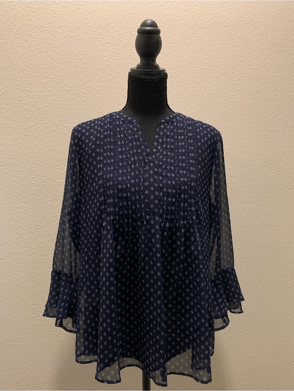 Charter Club Navy Pintuck Sheer Floral Tunic NWOT (Size PL)